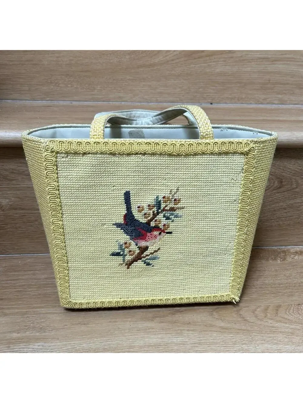 N/A charming vintage